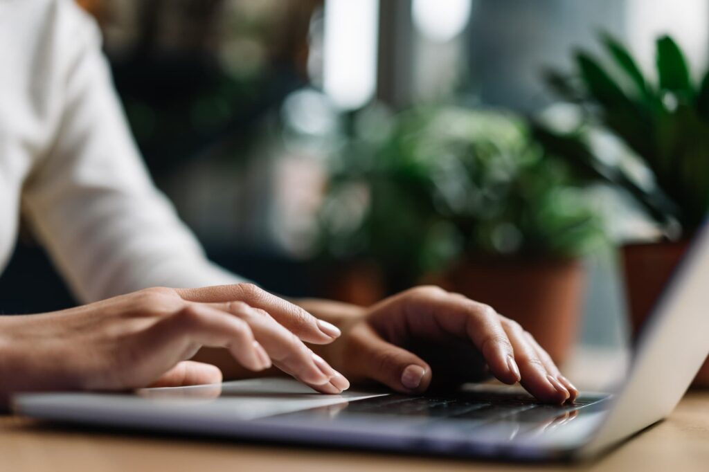 Telehealth and telemedicine options in California